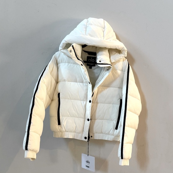 New Rare ALO Aspen Love Puffer Jacket - Picture 7 of 16